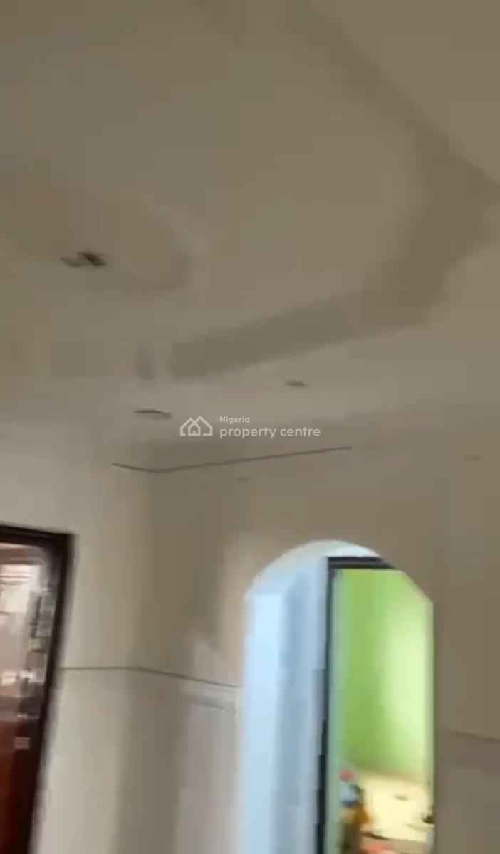 Relatively New 2 Bedroom Apartment Upflat, Gbagada Phase 1, Gbagada, Lagos, Flat / Apartment for Rent