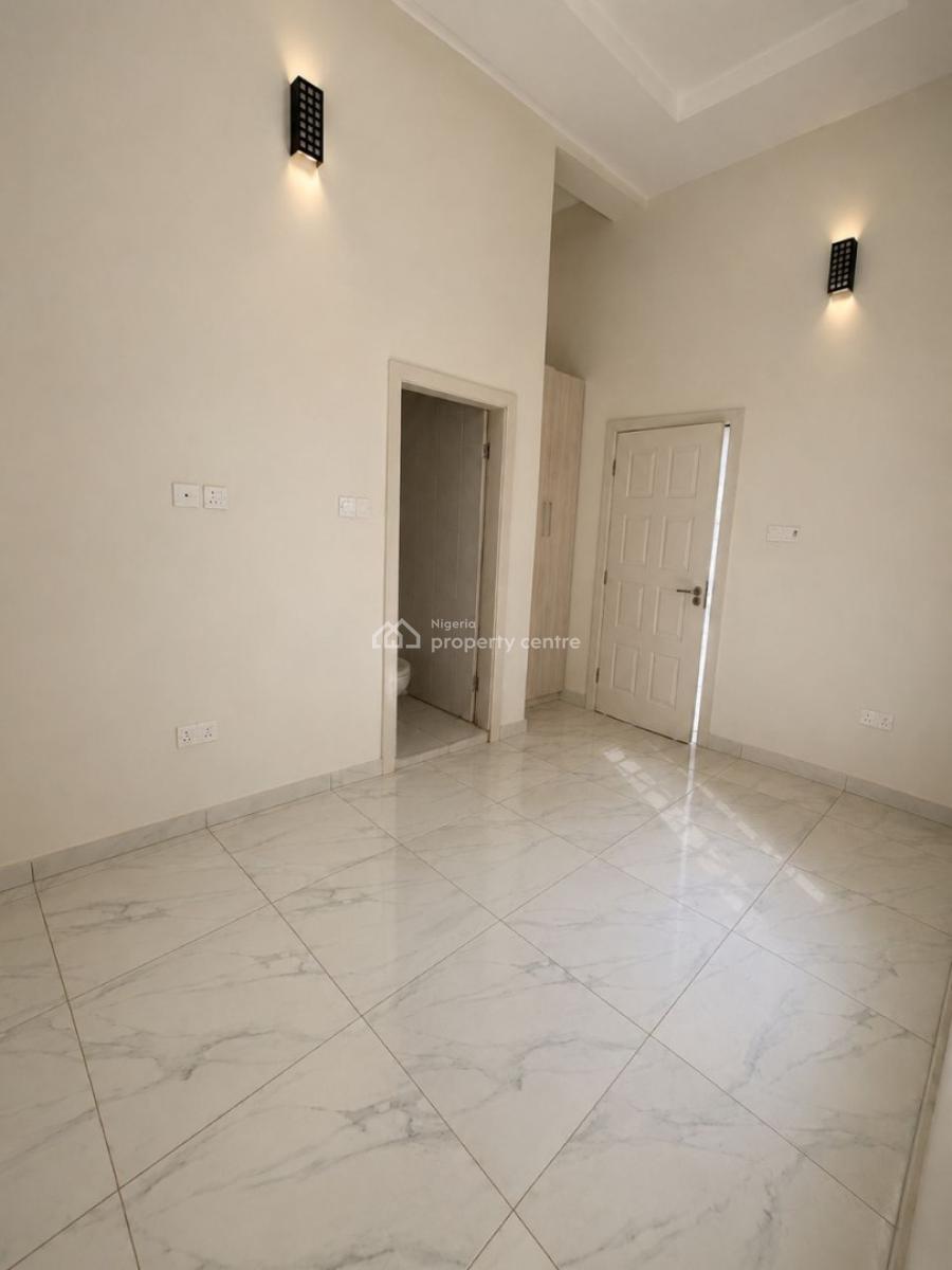 Upstairs Mini Flat at Osapa London., Osapa, Lekki, Lagos, Mini Flat (room and Parlour) for Rent