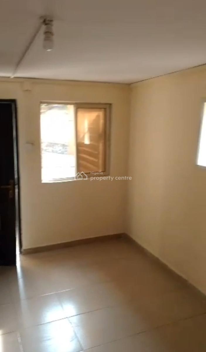 a Self-contained on Ground Floor, Ogunlana, Surulere, Lagos, Self Contain (single Rooms) for Rent