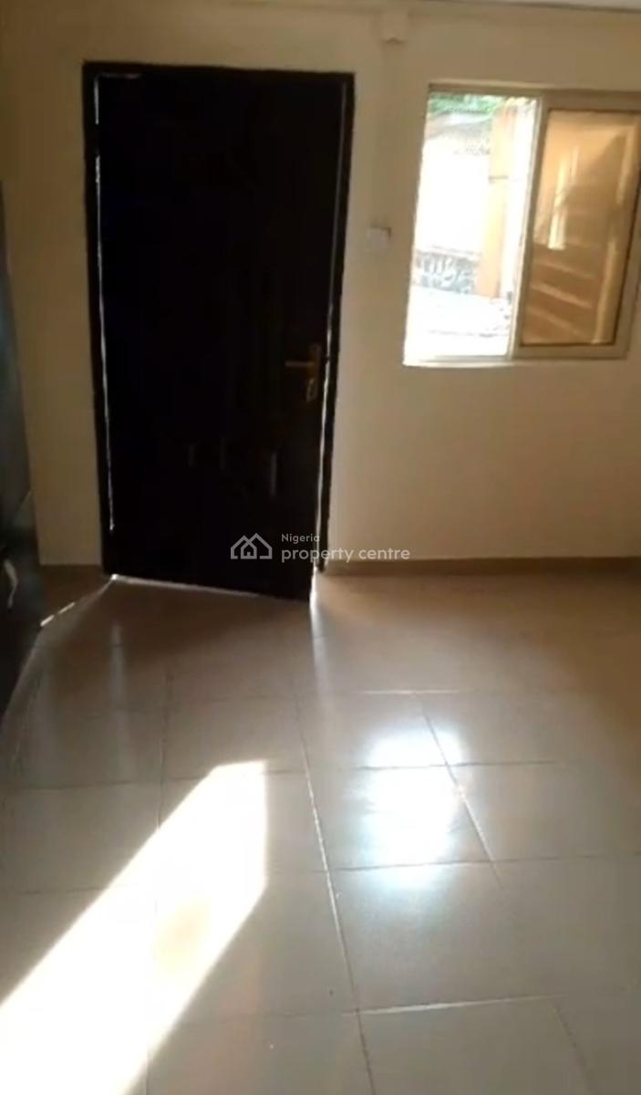 a Self-contained on Ground Floor, Ogunlana, Surulere, Lagos, Self Contain (single Rooms) for Rent