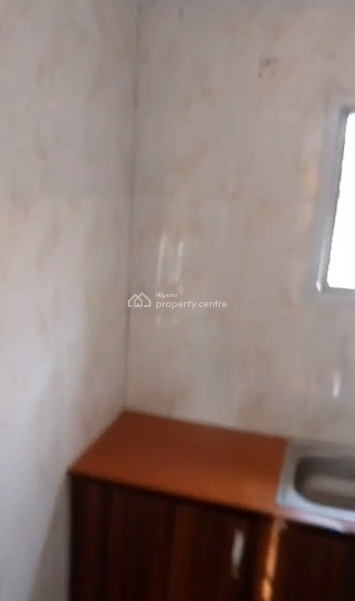 a Self-contained on Ground Floor, Ogunlana, Surulere, Lagos, Self Contain (single Rooms) for Rent