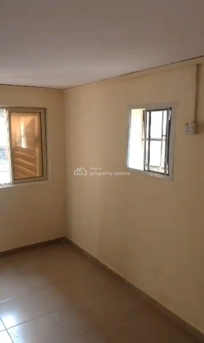 a Self-contained on Ground Floor, Ogunlana, Surulere, Lagos, Self Contain (single Rooms) for Rent