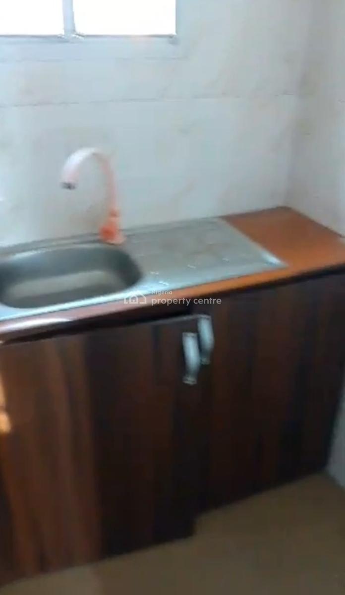 a Self-contained on Ground Floor, Ogunlana, Surulere, Lagos, Self Contain (single Rooms) for Rent