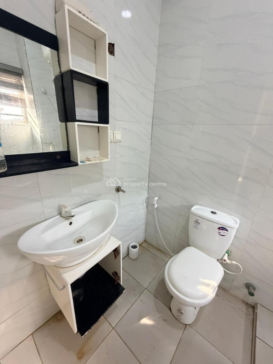 Masters Bedroom Inside a Shared Apartment, Osapa, Lekki, Lagos, Self Contain (single Rooms) for Rent