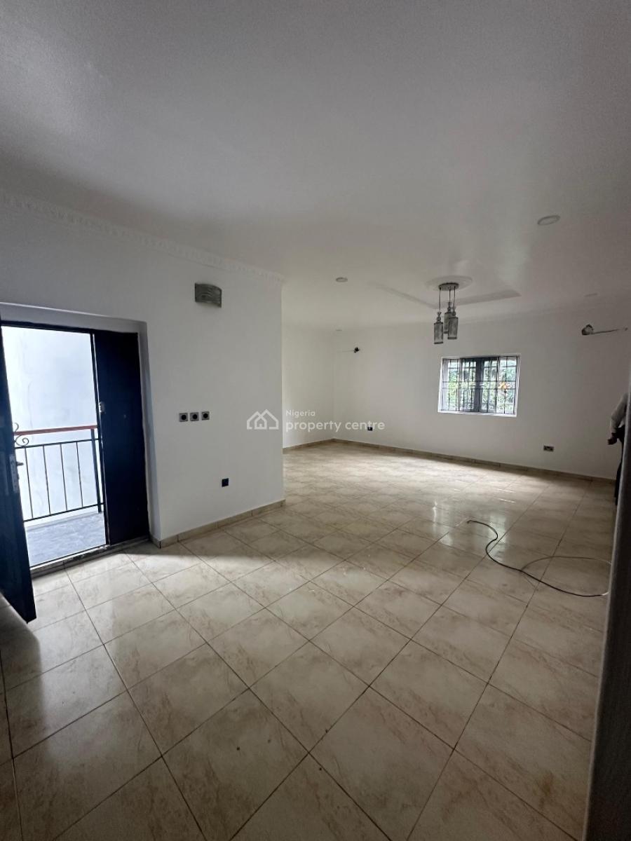 Spacious 2 Bedroom Apartments, Lekki Phase 1, Lekki, Lagos, Flat / Apartment for Rent