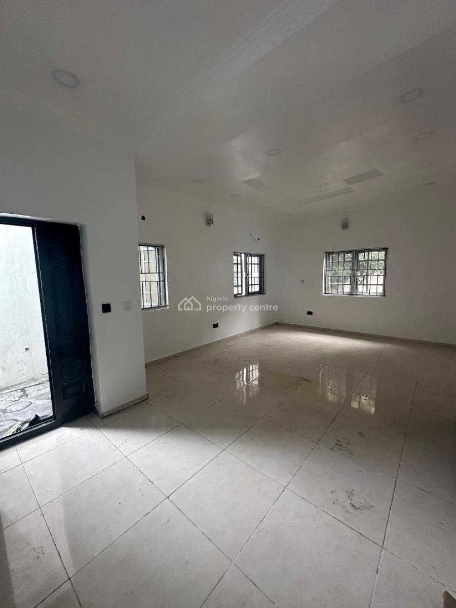 Spacious 2 Bedroom Apartments, Lekki Phase 1, Lekki, Lagos, Flat / Apartment for Rent