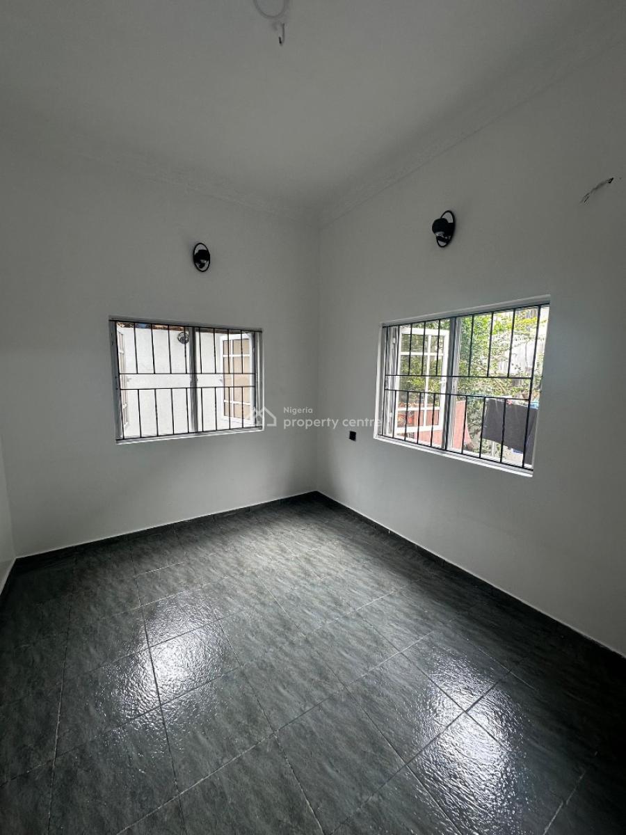 Spacious 2 Bedroom Apartments, Lekki Phase 1, Lekki, Lagos, Flat / Apartment for Rent