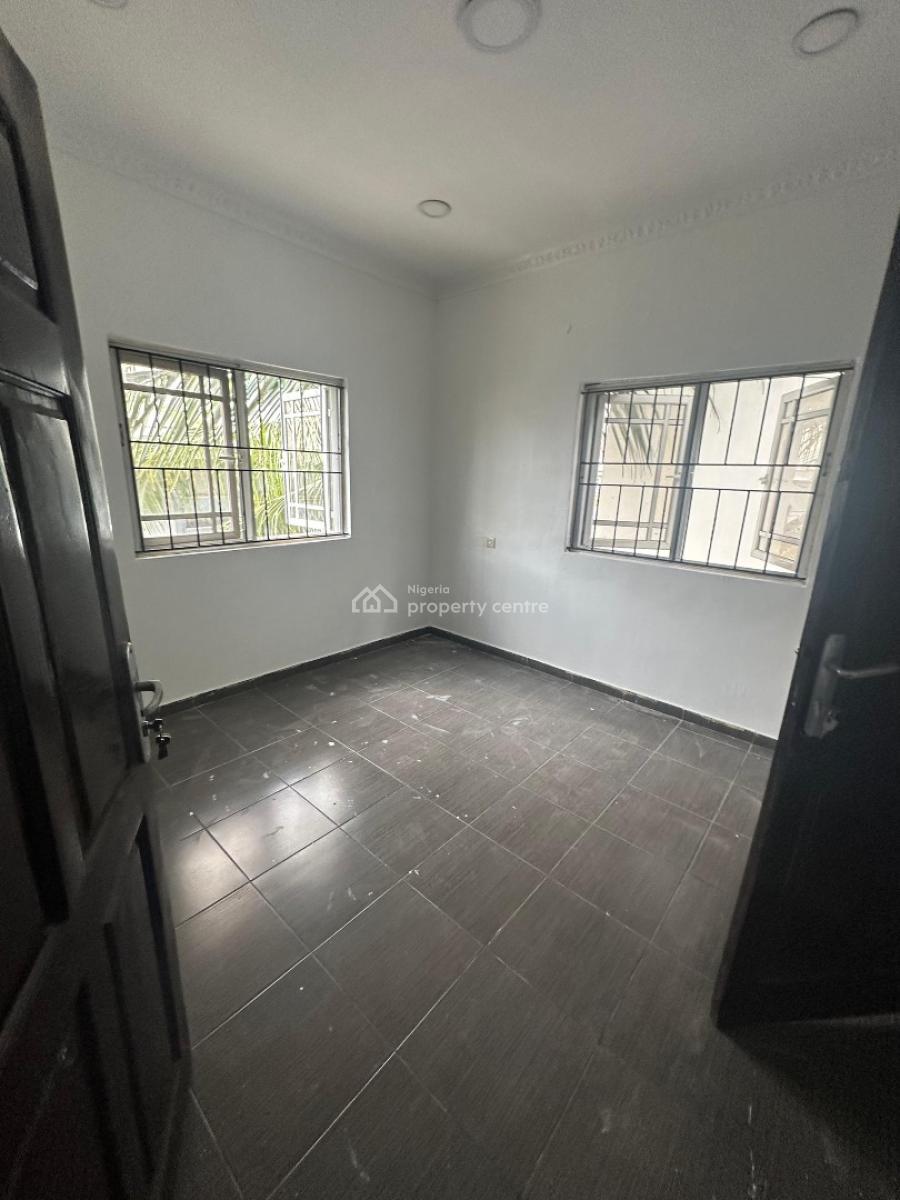 Spacious 2 Bedroom Apartments, Lekki Phase 1, Lekki, Lagos, Flat / Apartment for Rent