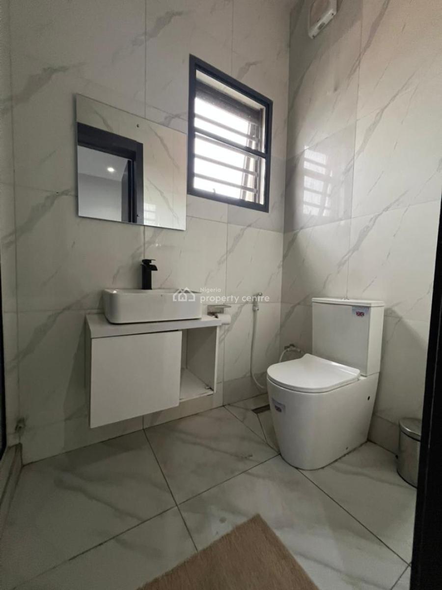 Luxuriously Built 2 Bedroom Apartment, Lekki Phase 1, Lekki, Lagos, Flat / Apartment for Sale