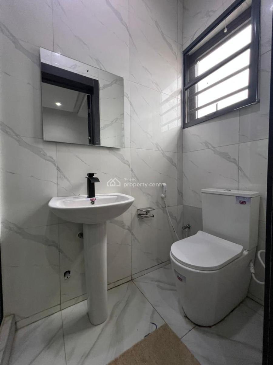 Luxuriously Built 2 Bedroom Apartment, Lekki Phase 1, Lekki, Lagos, Flat / Apartment for Sale