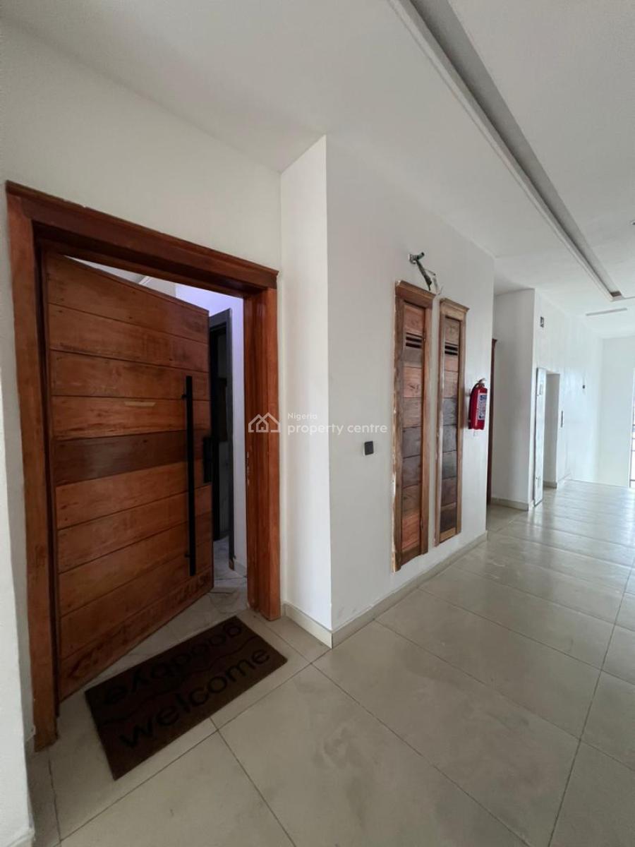 Luxuriously Built 2 Bedroom Apartment, Lekki Phase 1, Lekki, Lagos, Flat / Apartment for Sale