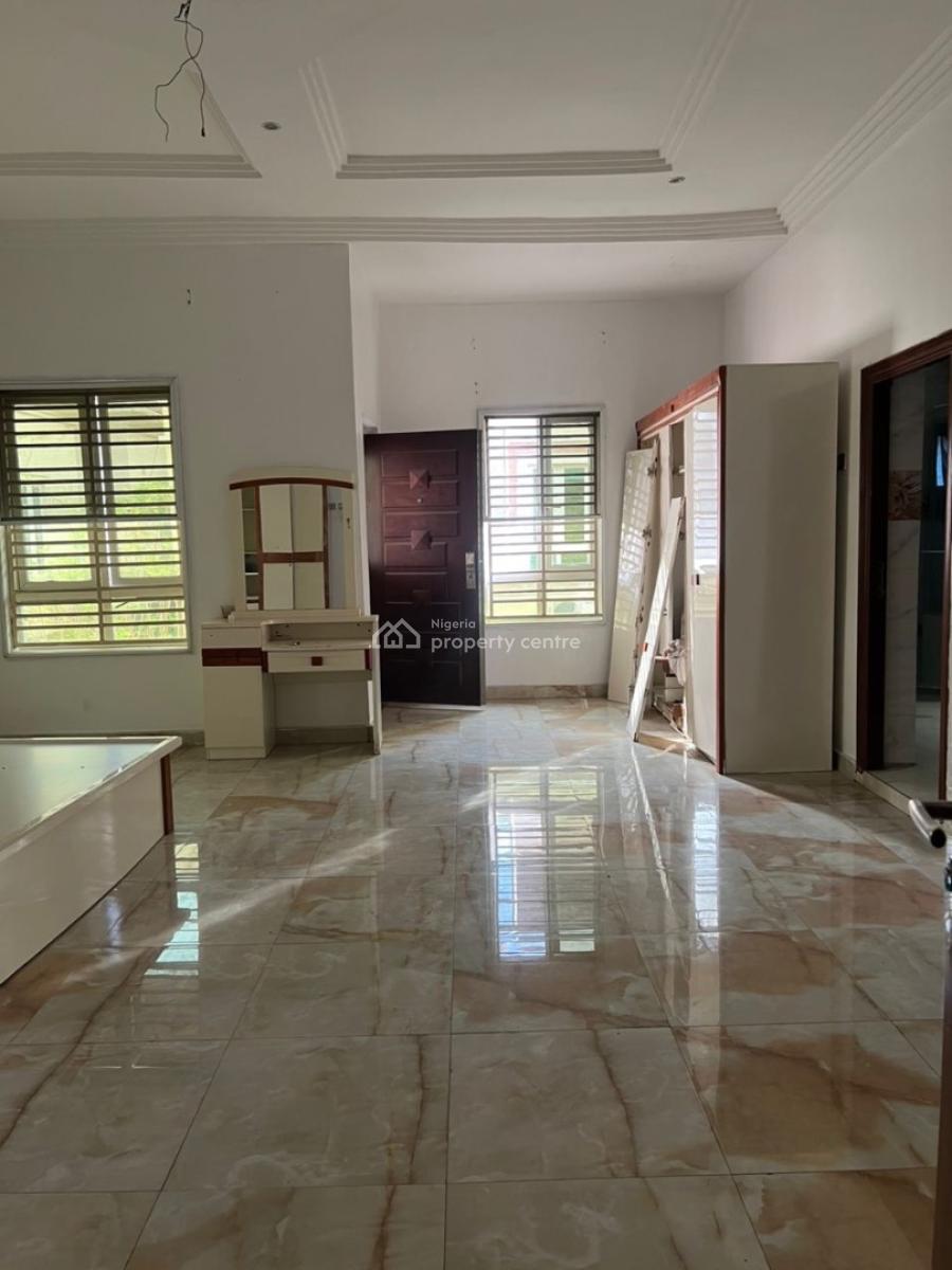 Spacious  Masters Bedroom Apartment Upstairs, Westgate Estate  Spg Lekki, Lekki, Lagos, Flat / Apartment for Rent
