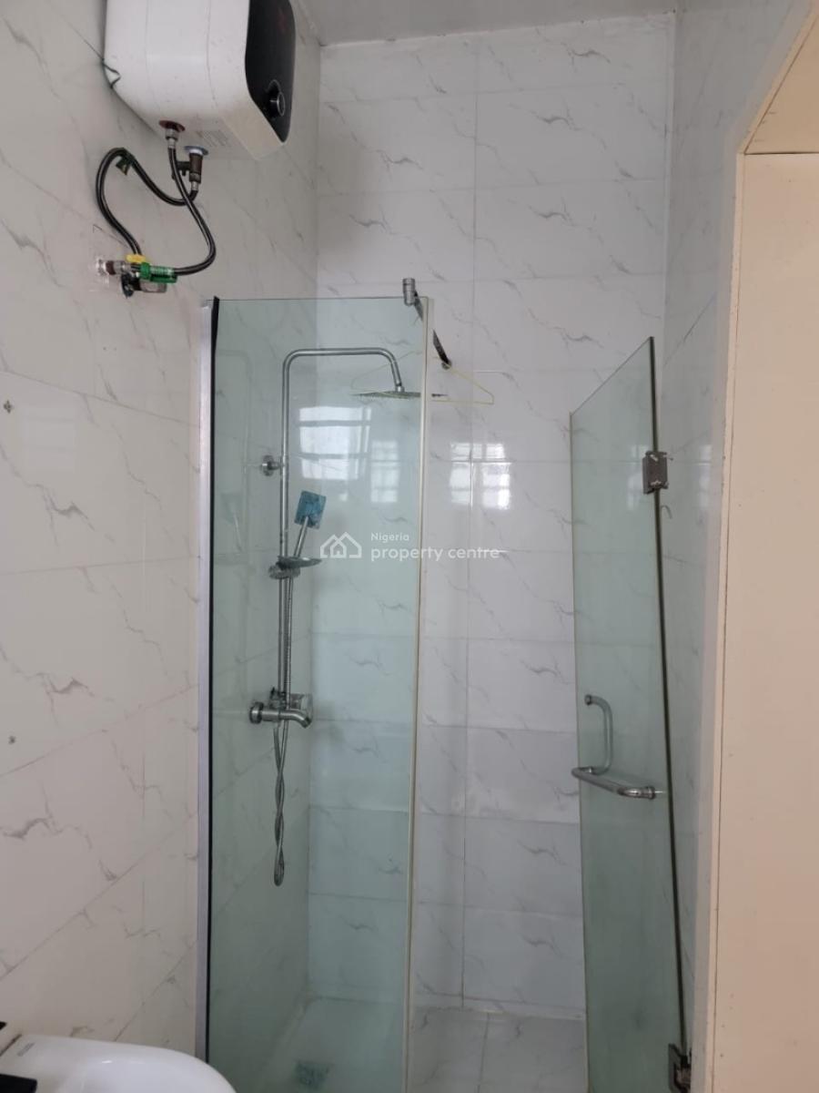 Spacious  Masters Bedroom Apartment Upstairs, Westgate Estate  Spg Lekki, Lekki, Lagos, Flat / Apartment for Rent