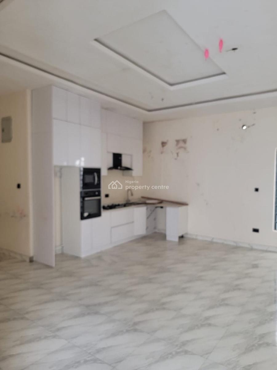 Spacious  Masters Bedroom Apartment Upstairs, Westgate Estate  Spg Lekki, Lekki, Lagos, Flat / Apartment for Rent