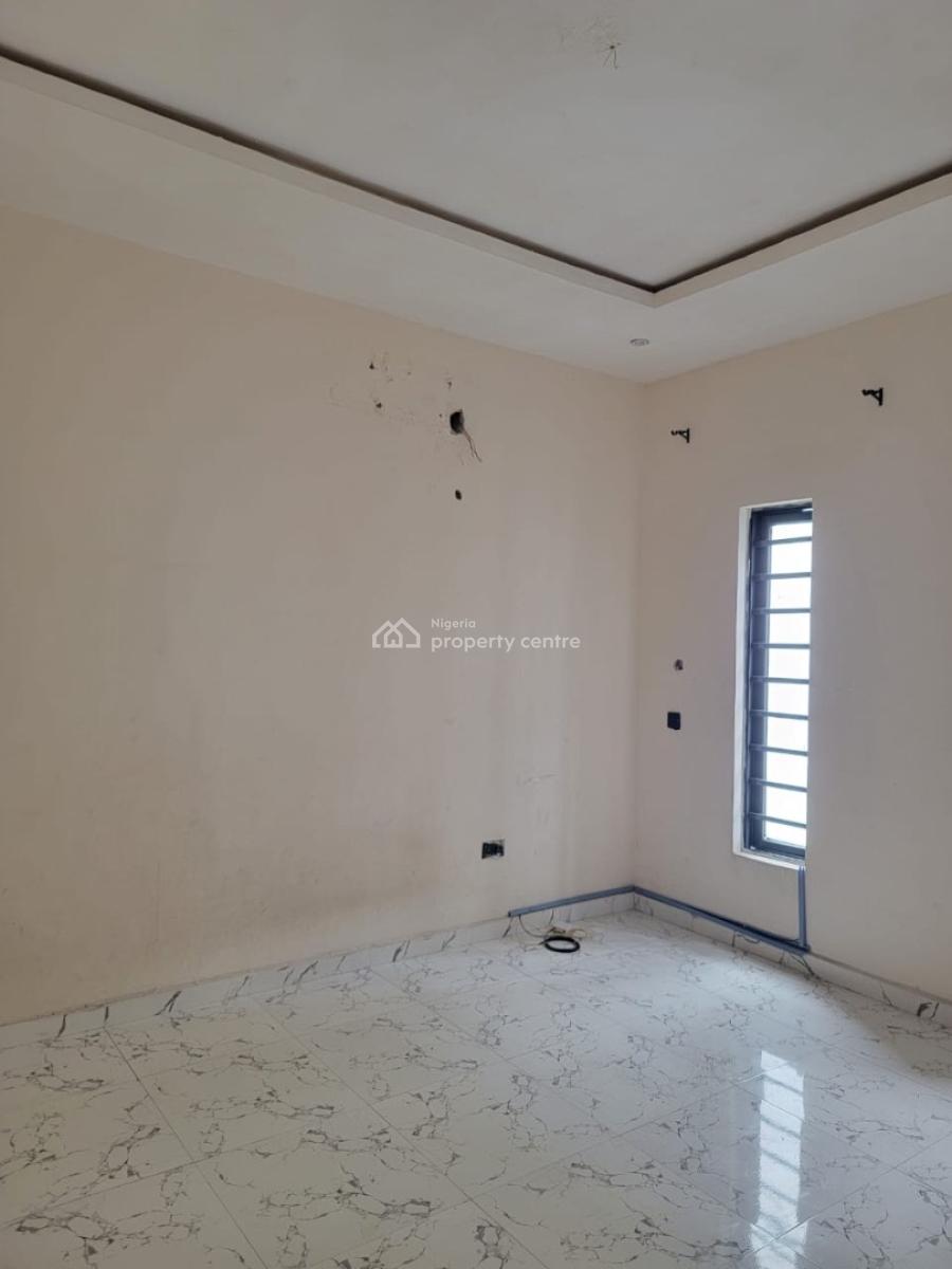 Spacious  Masters Bedroom Apartment Upstairs, Westgate Estate  Spg Lekki, Lekki, Lagos, Flat / Apartment for Rent