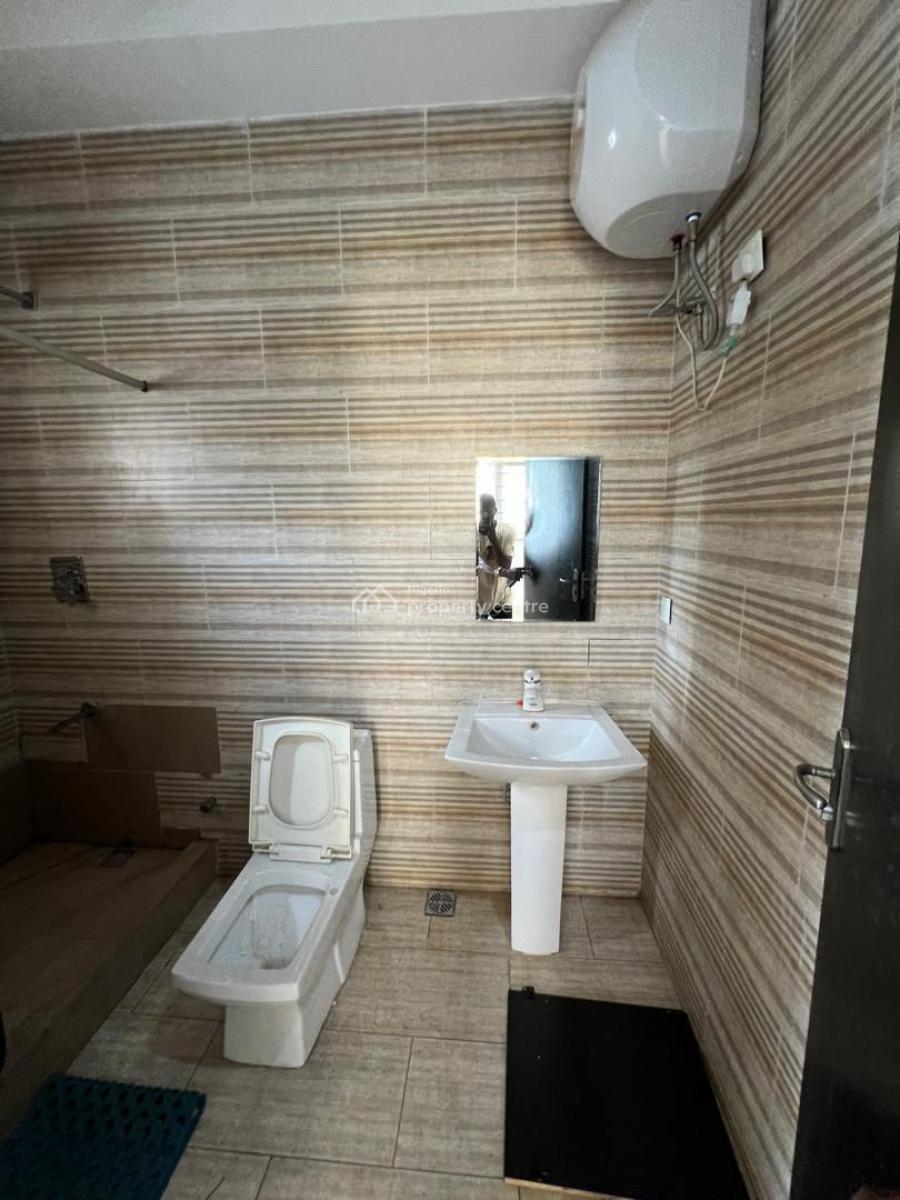 Spacious   Semi Masters Apartment Upstairs, Chisco Ikate, Ikate, Lekki, Lagos, Self Contain (single Rooms) for Rent