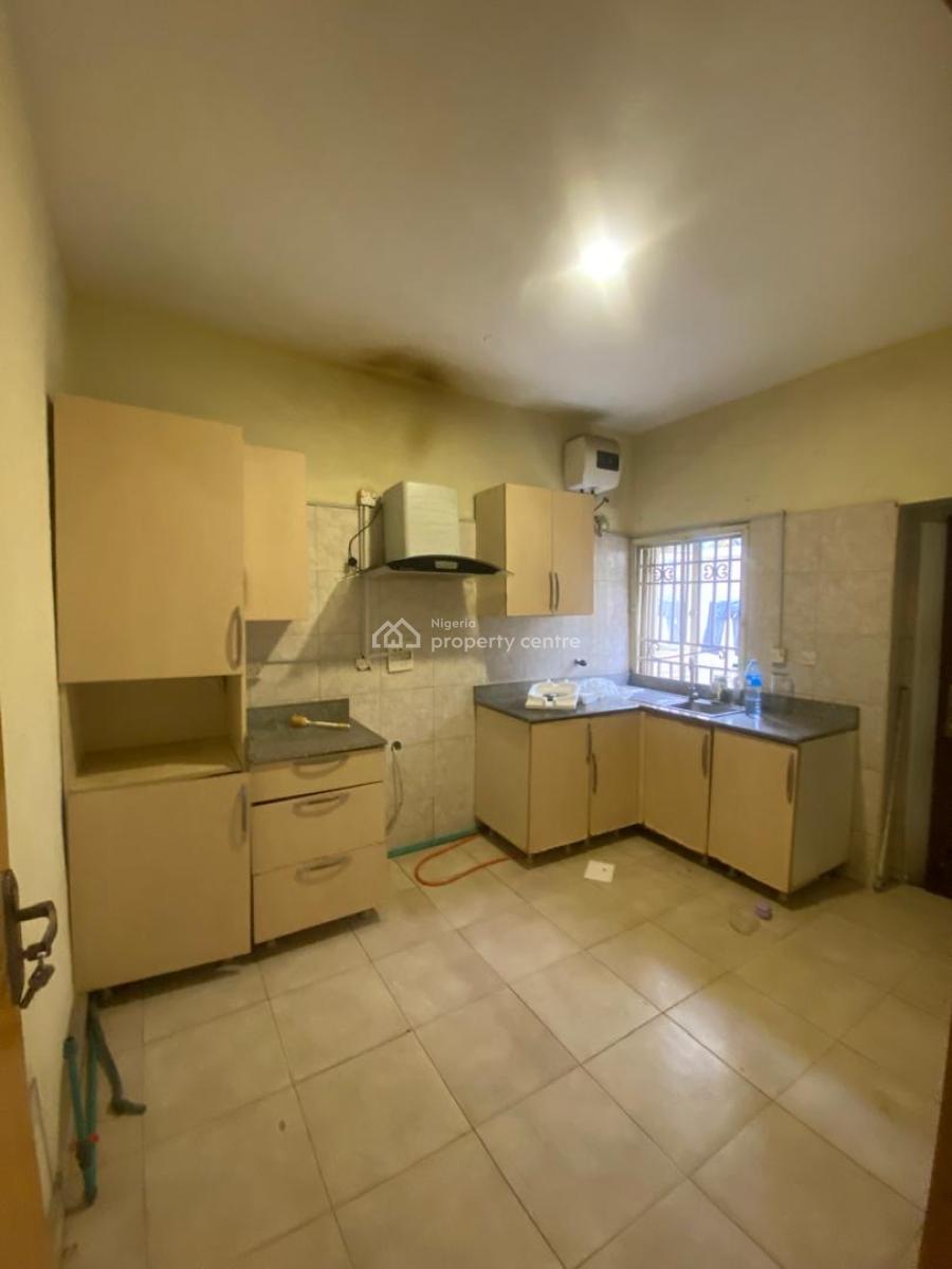 3bedroom Apartment, Lekki Phase 1 Right Hand Side, Lekki, Lagos, Flat / Apartment for Rent