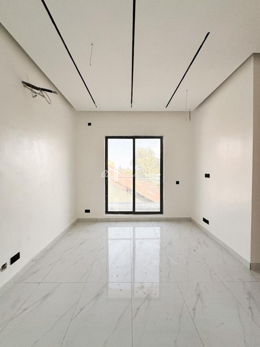 Exquisitely Built 4 Bedroom Terrace Duplex with Bq, Pool & Inverter, Lekki Phase 1, Lekki, Lagos, Terraced Duplex for Sale