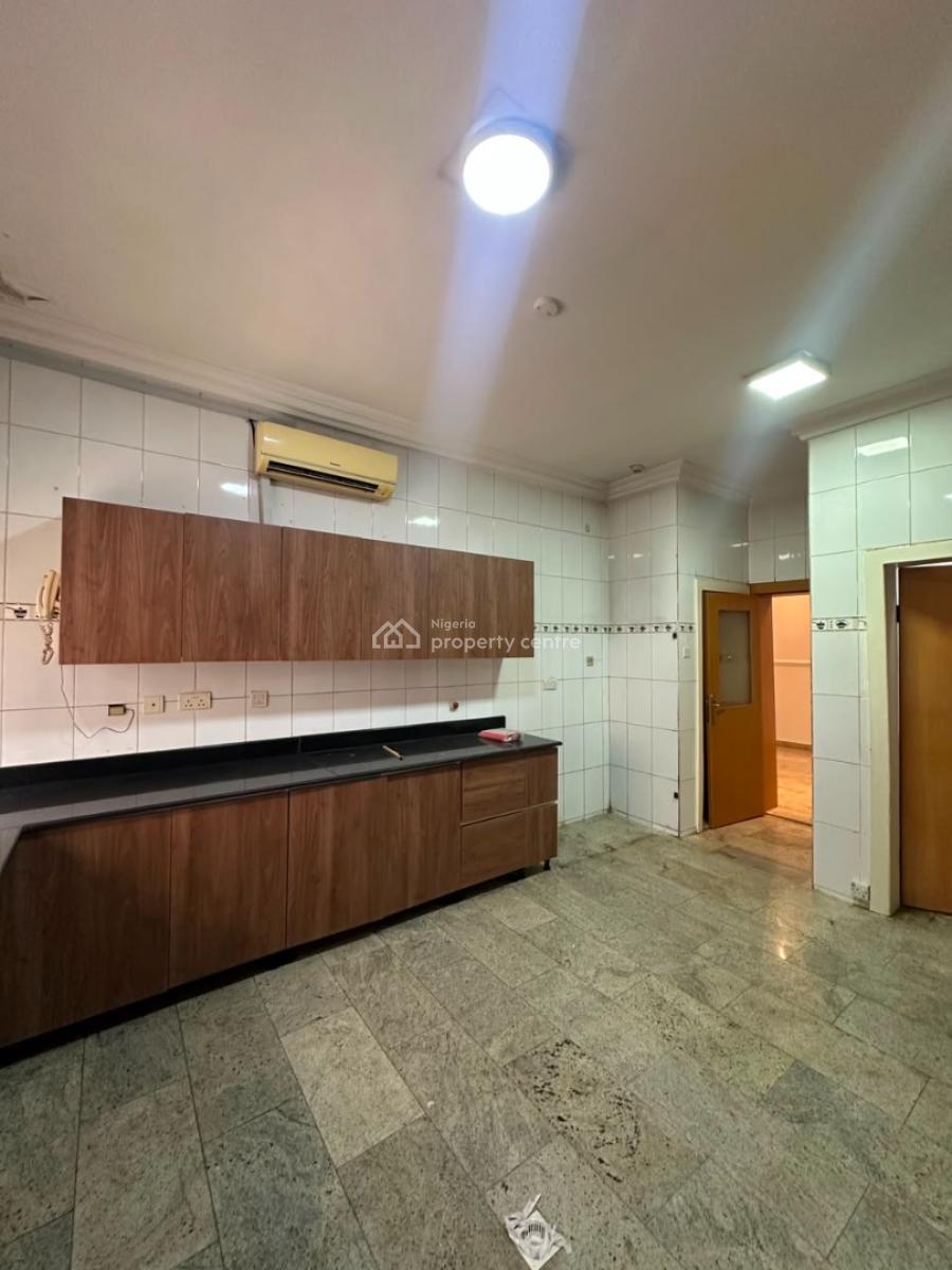 Spacious 3-bedroom Apartment with Boys Quarter, Parkview, Ikoyi, Lagos, Flat / Apartment for Sale