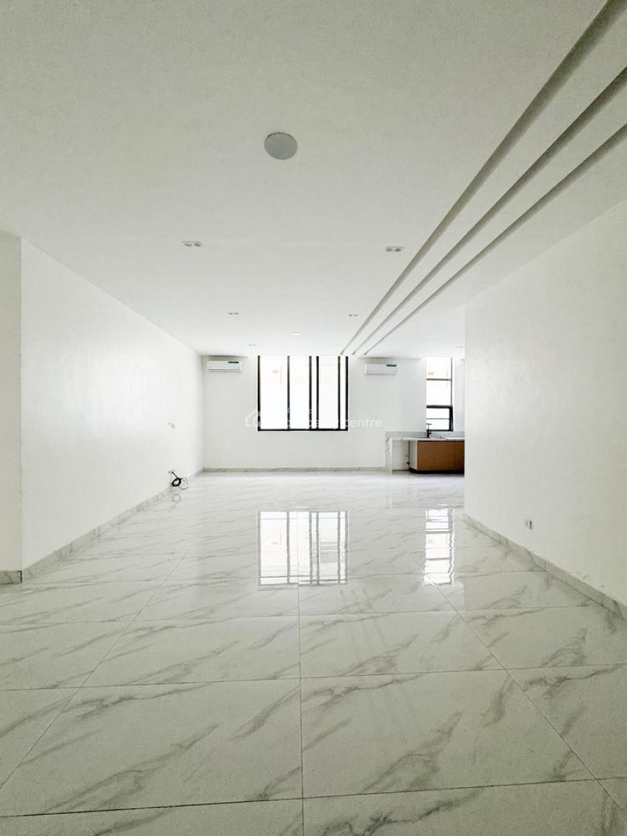 Extravagant 2 Bedroom Apartment with Pool, Gym and Elevator, Lekki Phase 1, Lekki, Lagos, Flat / Apartment for Sale