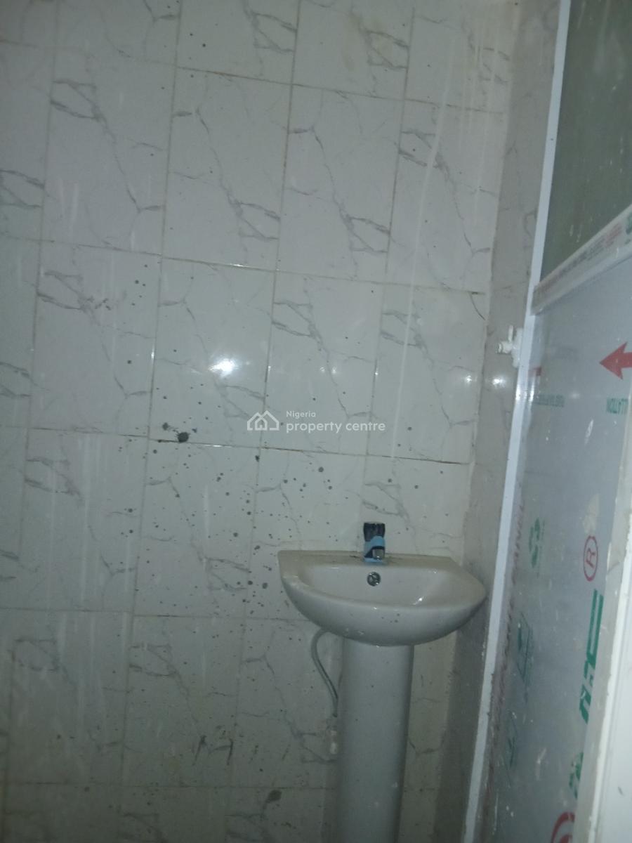 Lovely Fine 2 Bedroom, Yaba, Lagos, Flat / Apartment for Rent