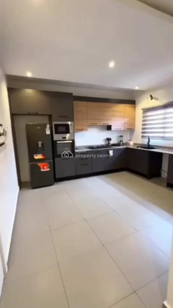 Alexia Beautiful 2 Bedroom with a Swimming Pool, a Gym and 4 Balconies, Lekki Phase 1, Lekki, Lagos, Flat / Apartment Short Let