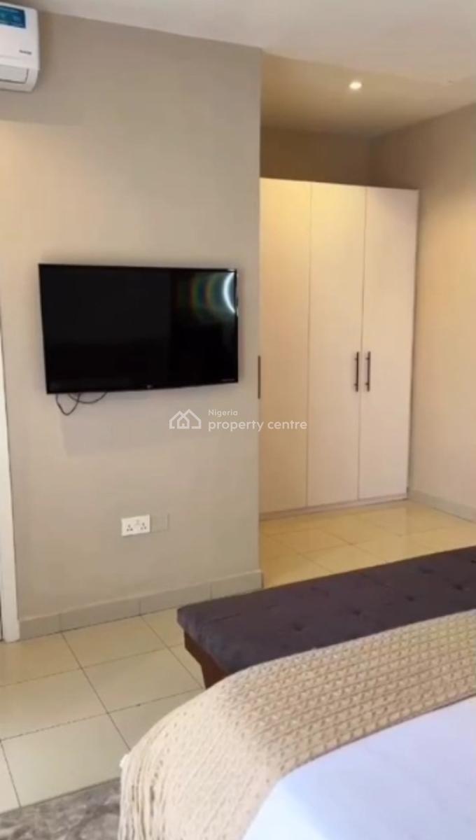 Alexia Beautiful 2 Bedroom with a Swimming Pool, a Gym and 4 Balconies, Lekki Phase 1, Lekki, Lagos, Flat / Apartment Short Let