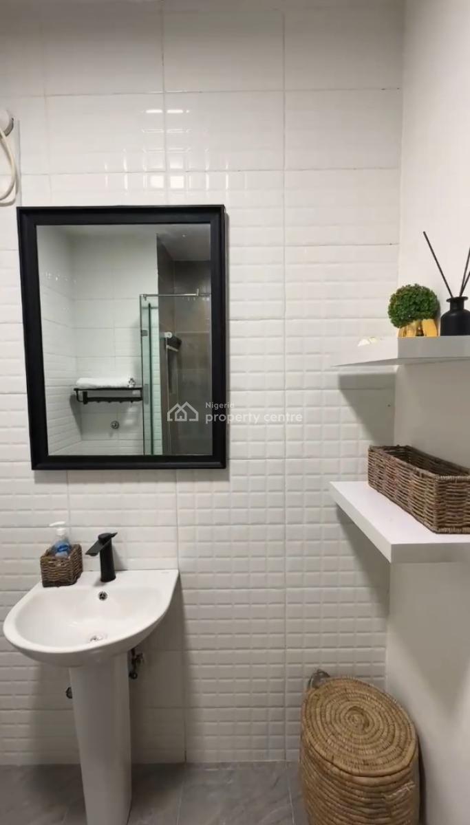 Smart Luxury Two Bedroom Apartment with   Swimming Pool and  Ps5, Lekki Phase 1, Lekki, Lagos, Flat / Apartment Short Let