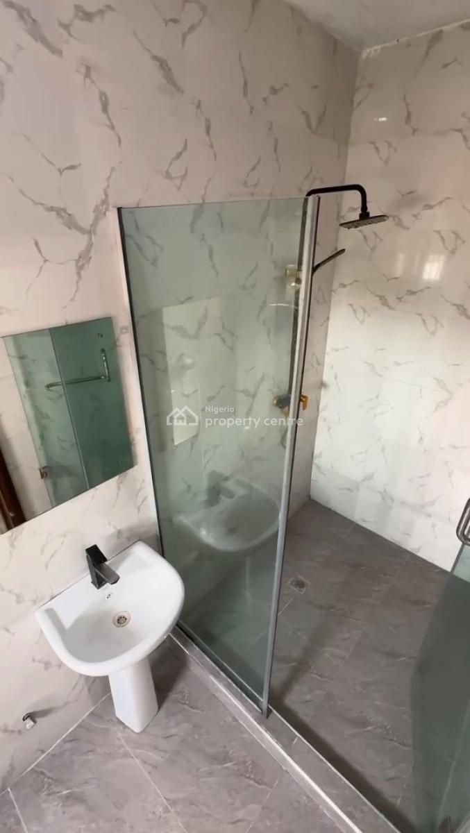 Spacious 2 Bedroom Apartments with Ps5 and Washing Machine, Lekki Phase 1, Lekki, Lagos, Flat / Apartment Short Let