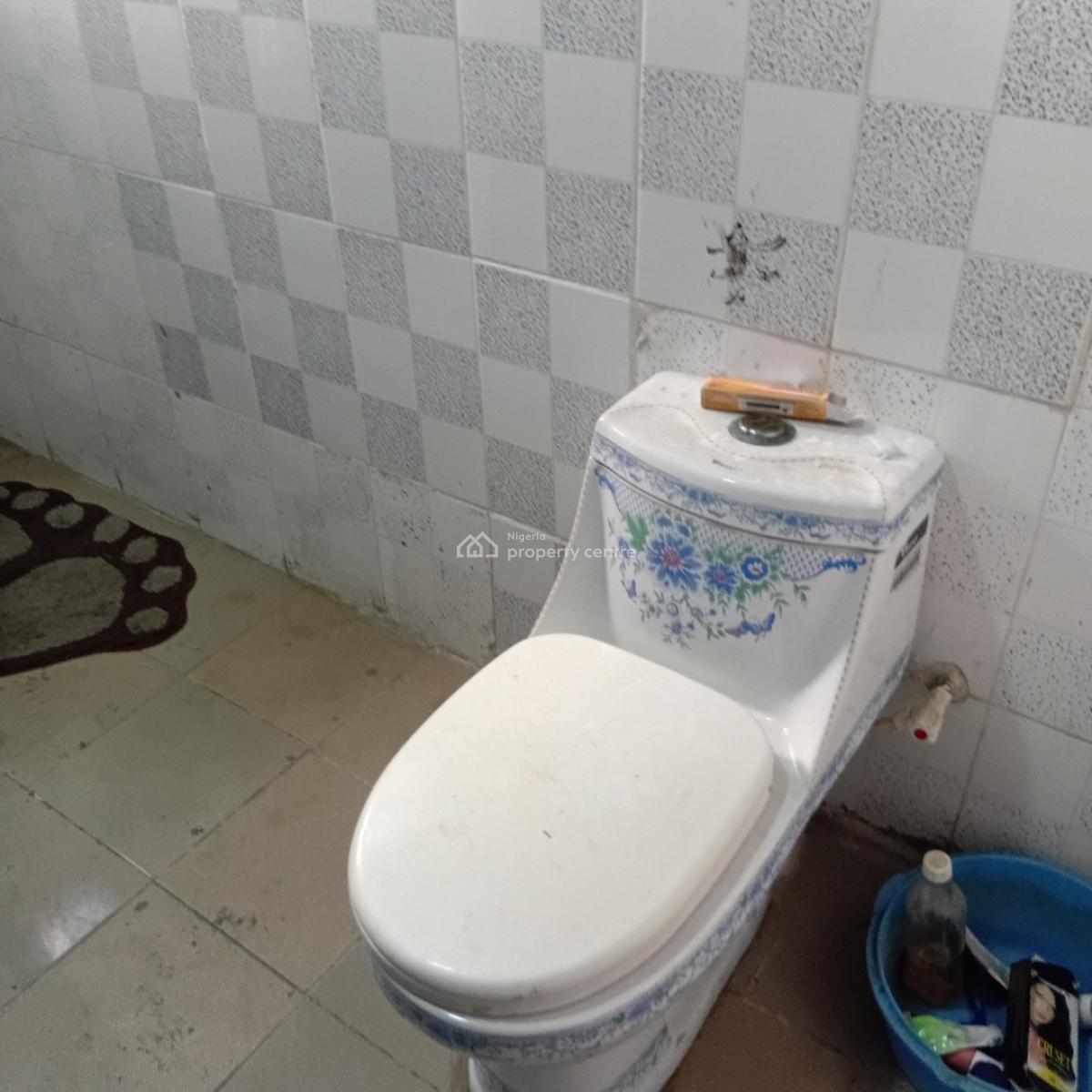 Luxurious Spacious 4bedroom Flat Upstairs, Unity Estate, Off Cooperative Villa Estate, Badore, Ajah, Lagos, Flat / Apartment for Rent