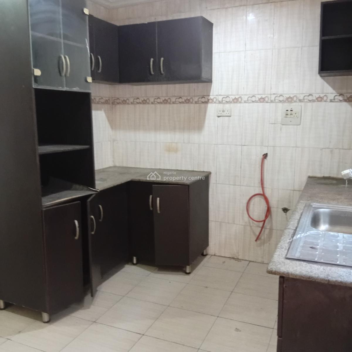 Luxurious Spacious 4bedroom Flat Upstairs, Unity Estate, Off Cooperative Villa Estate, Badore, Ajah, Lagos, Flat / Apartment for Rent