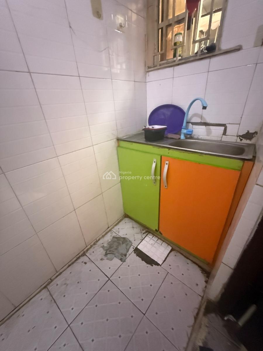 Lovely Roomself Contain Off Bode Thomas, Surulere, Bode Thomas, Surulere, Lagos, Flat / Apartment for Rent