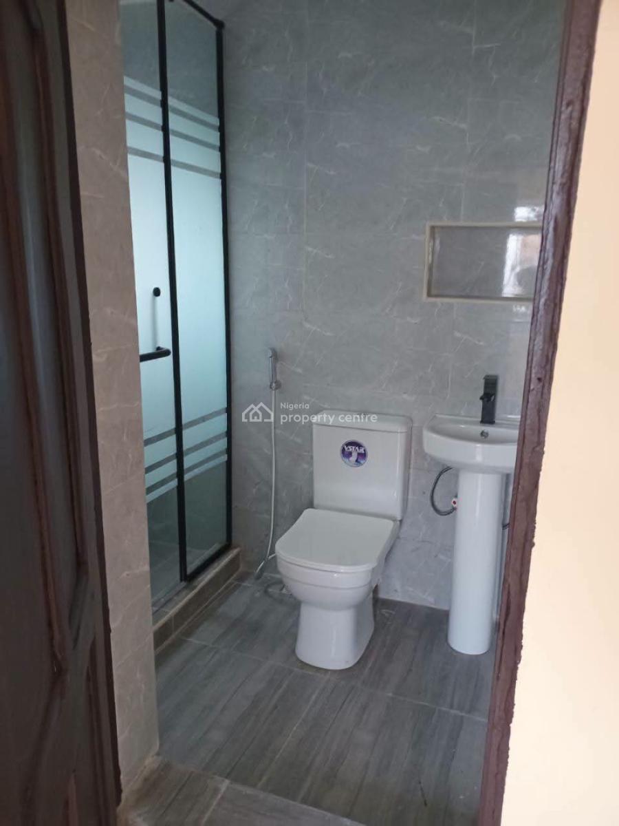 a Spacious and Lovely 3 Bedroom Luxury Apartment, Oyadiran Estate, Sabo, Yaba, Lagos, Flat / Apartment for Rent