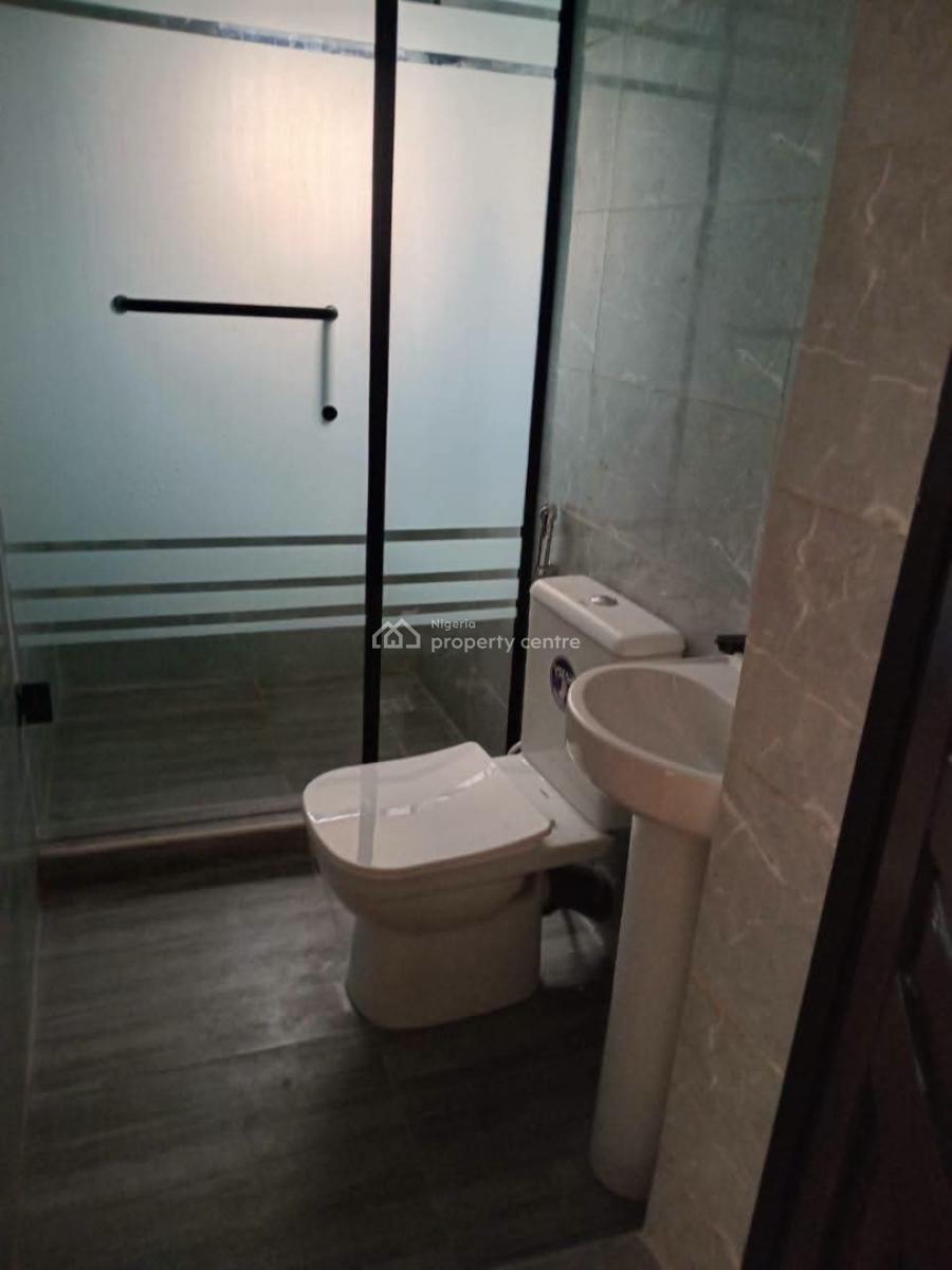 a Spacious and Lovely 3 Bedroom Luxury Apartment, Oyadiran Estate, Sabo, Yaba, Lagos, Flat / Apartment for Rent