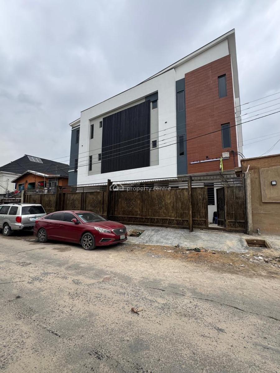 Beautiful 2 Bedroom Apartment Plus Car Parking Garage, Surulere, Lagos, House for Sale