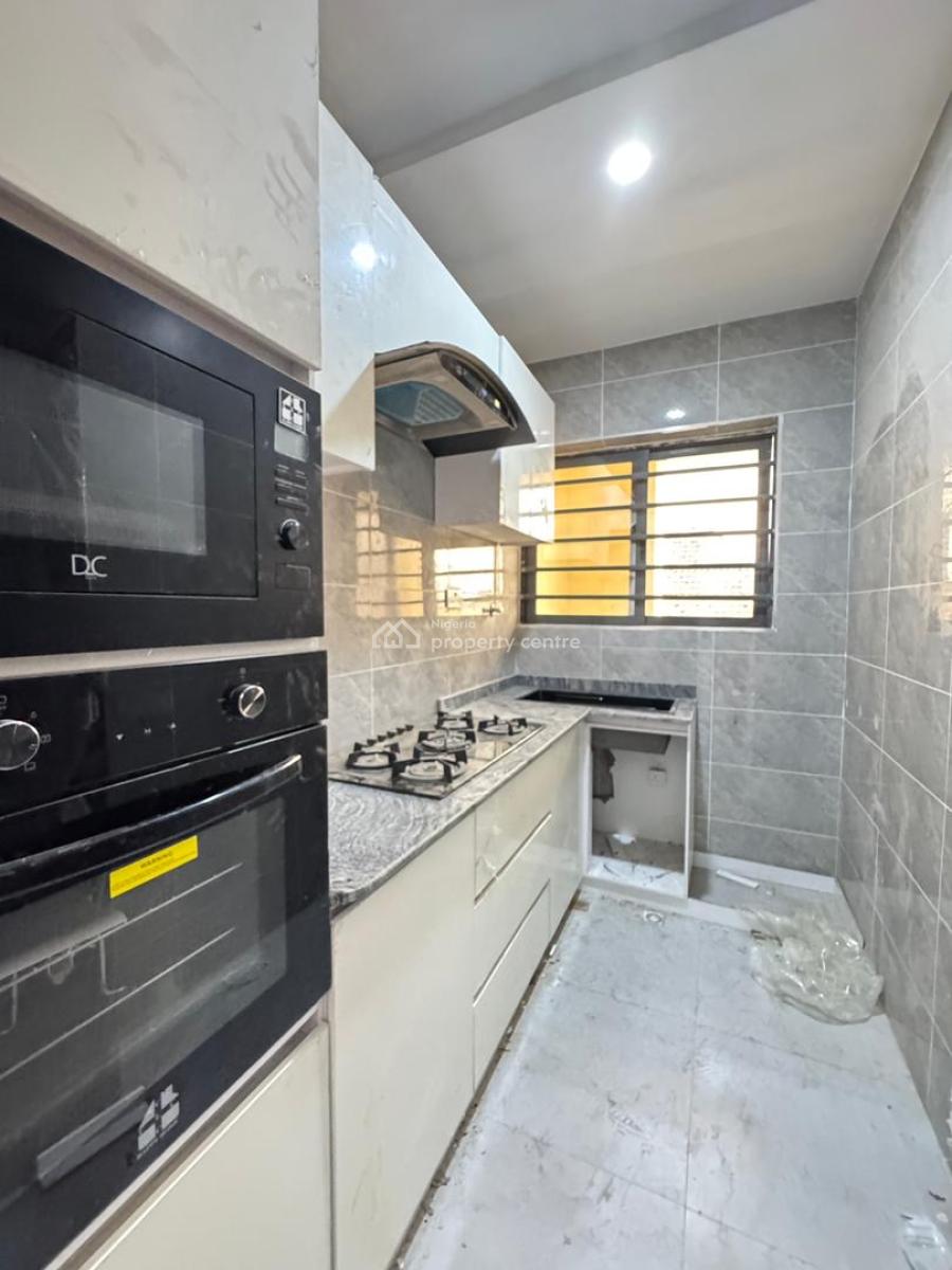Beautiful 2 Bedroom Apartment Plus Car Parking Garage, Surulere, Lagos, House for Sale