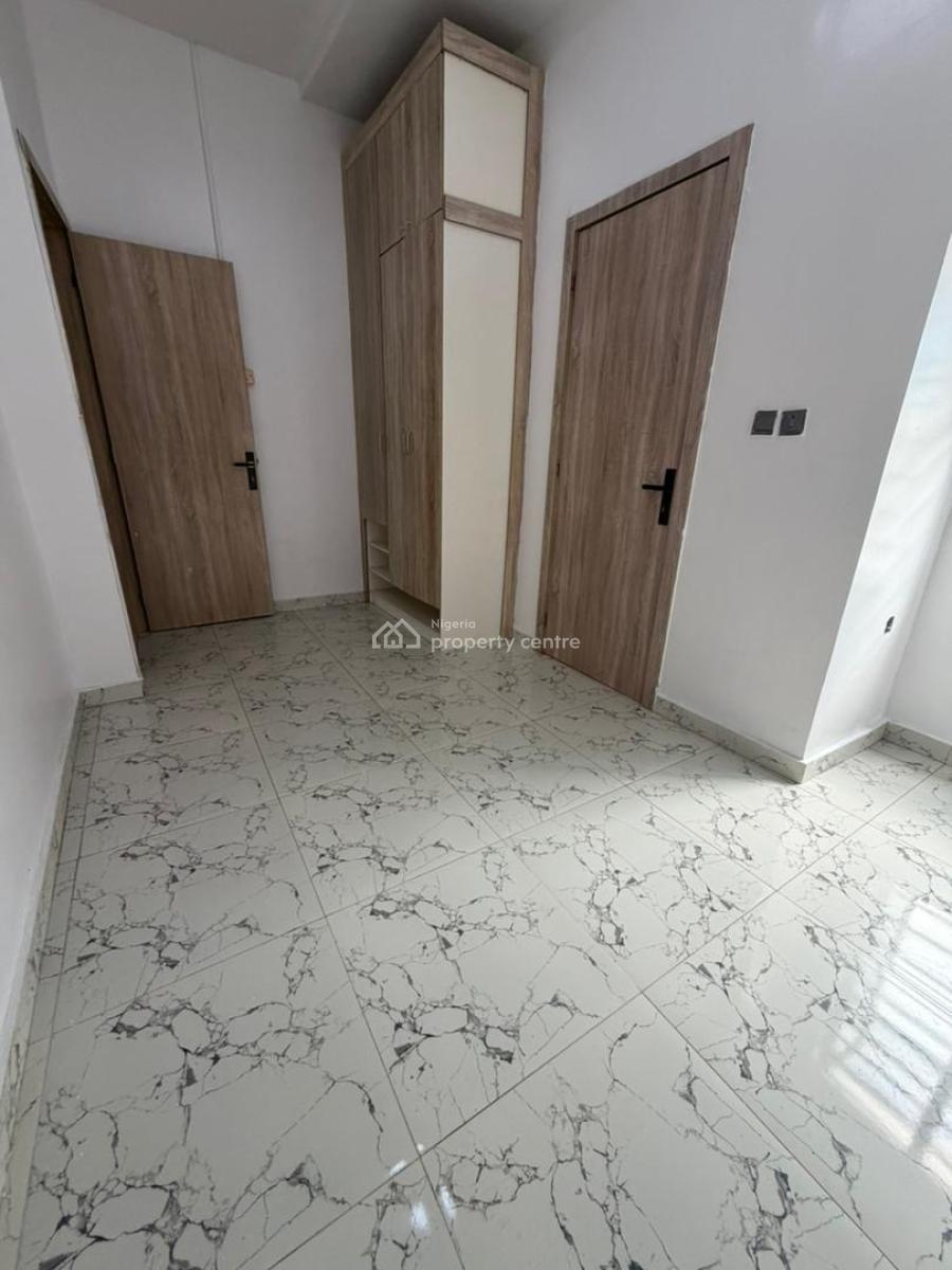 Standard Single Room in a Duplex Shared Apartment with Pool Gym and 24hrs Light, Royal Pine Estate Orchid Road, Lekki, Lagos, Self Contain (single Rooms) for Rent