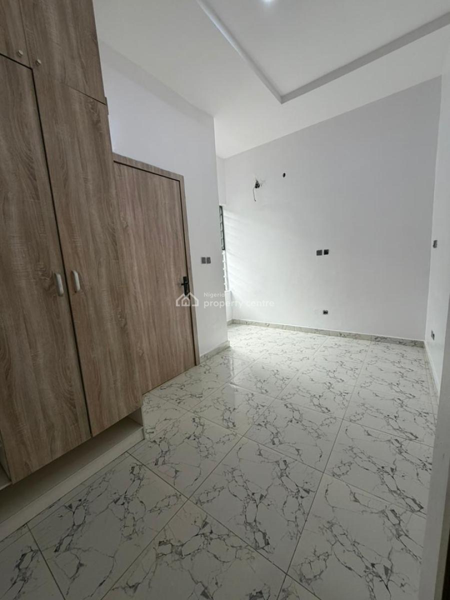 Standard Single Room in a Duplex Shared Apartment with Pool Gym and 24hrs Light, Royal Pine Estate Orchid Road, Lekki, Lagos, Self Contain (single Rooms) for Rent