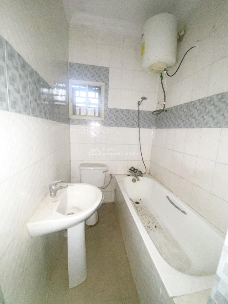 Luxury 3 Bedroom Flat, Gra Phase 1, Magodo, Lagos, Flat / Apartment for Rent