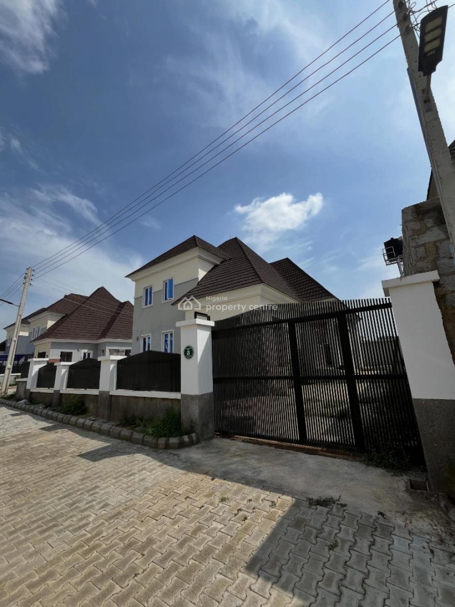 Luxurious 4 Bedroom Fully Detached Duplex in an Estate, Lugbe District, Abuja, Detached Duplex for Rent