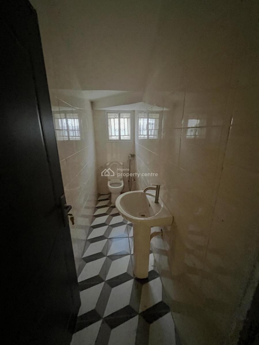 Luxurious 4 Bedroom Fully Detached Duplex in an Estate, Lugbe District, Abuja, Detached Duplex for Rent