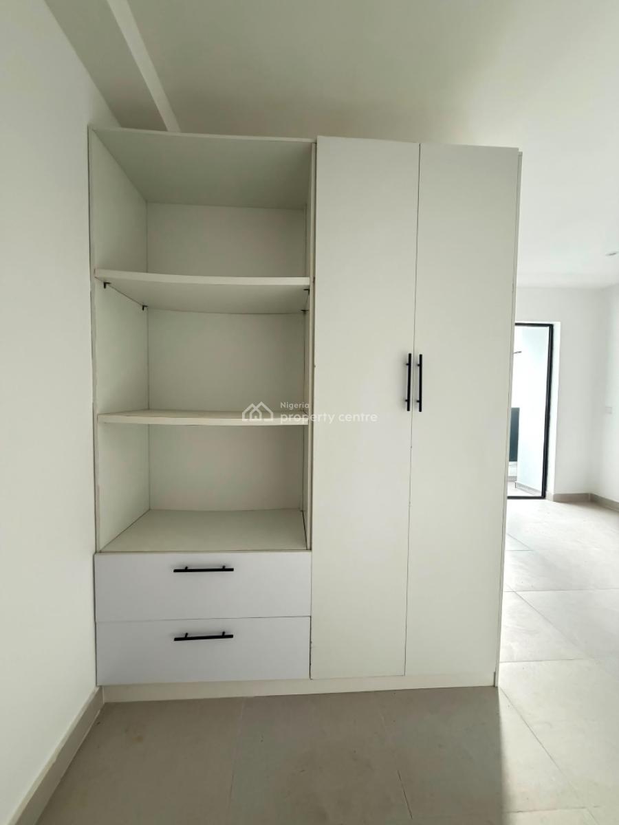 Very Spacious 3 Bedroom Apartment with Swimming Pool, Ikate, Lekki, Lagos, Flat / Apartment for Sale