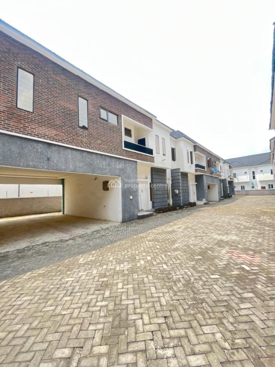 Serviced 4 Bedroom Duplex, Mini Court, Off Orchid Hotel Road, Lafiaji, Lekki, Lagos, Terraced Duplex for Rent