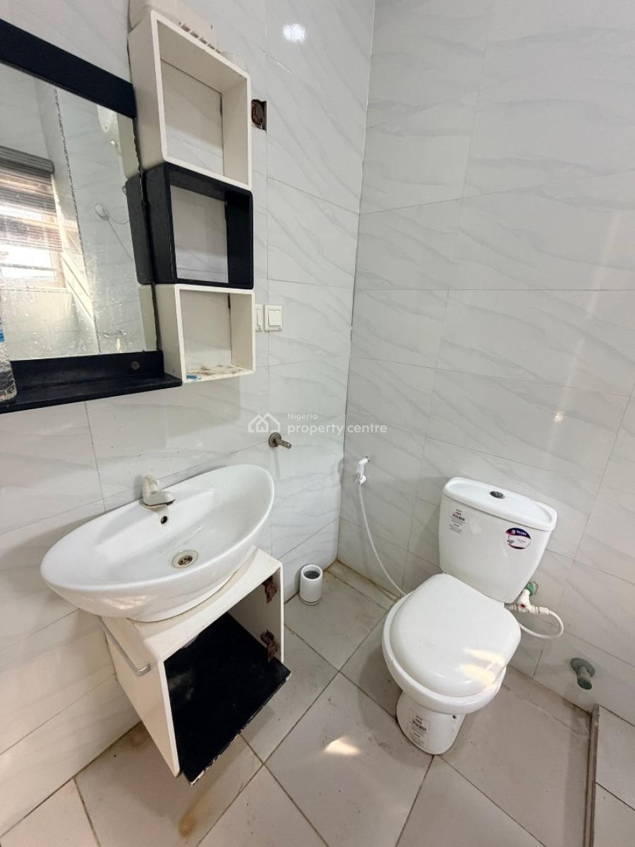 Masters Bedroom Upstairs Available, Osapa London, Lekki, Lagos, Self Contain (single Rooms) for Rent