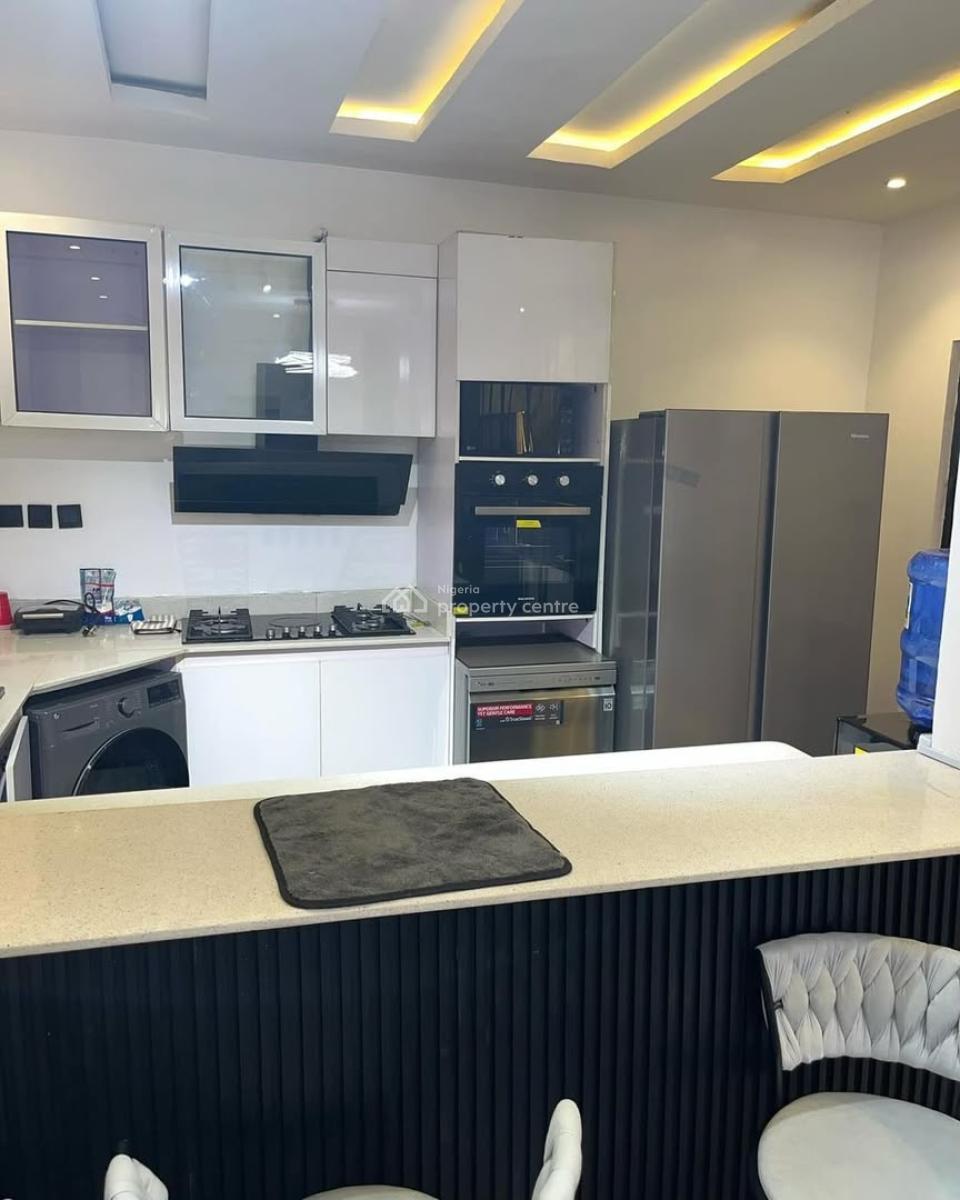 1 Bedroom Apartment  with Pool,gym,ps5,tennis Court, Lekki Phase 1, Lekki, Lagos, Flat / Apartment Short Let