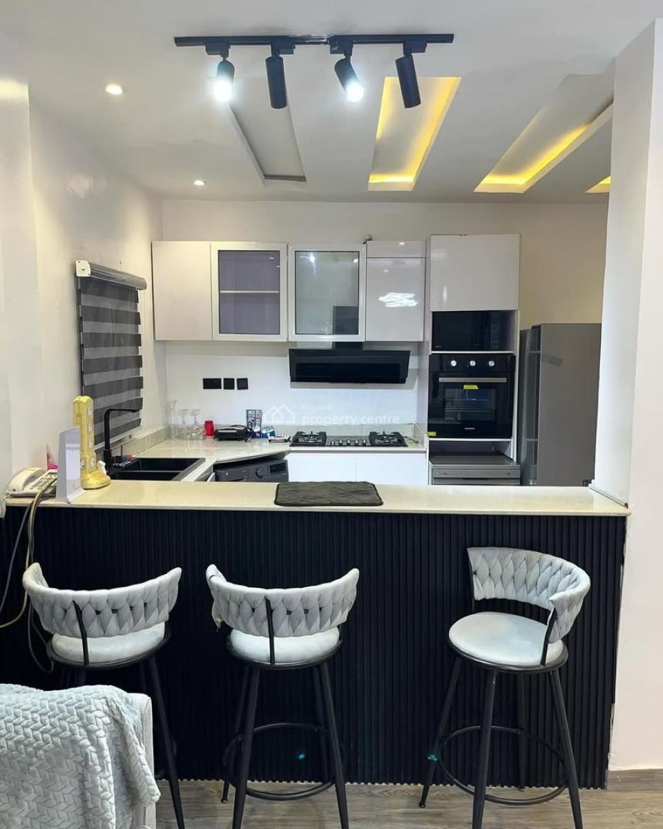 1 Bedroom Apartment  with Pool,gym,ps5,tennis Court, Lekki Phase 1, Lekki, Lagos, Flat / Apartment Short Let