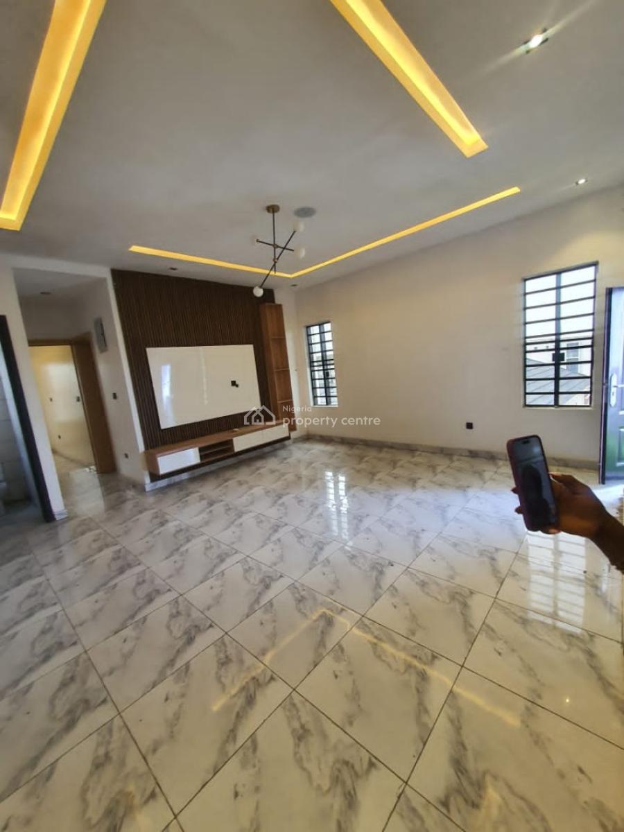 Beautiful 2 Bedroom Upstairs Apartment with 24/7 Power Supply, Ikate, Lekki, Lagos, Flat / Apartment for Rent