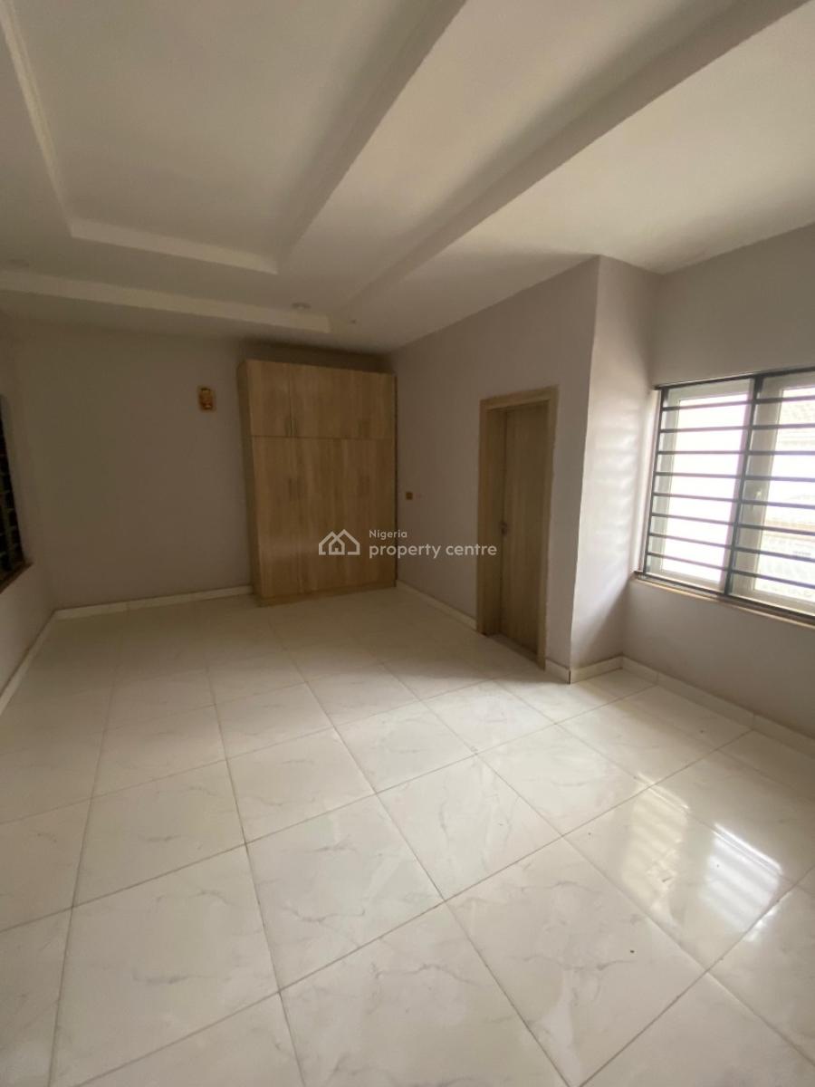 Standard 4 Bedroom Terrace in Guzape, Guzape District, Abuja, House for Sale