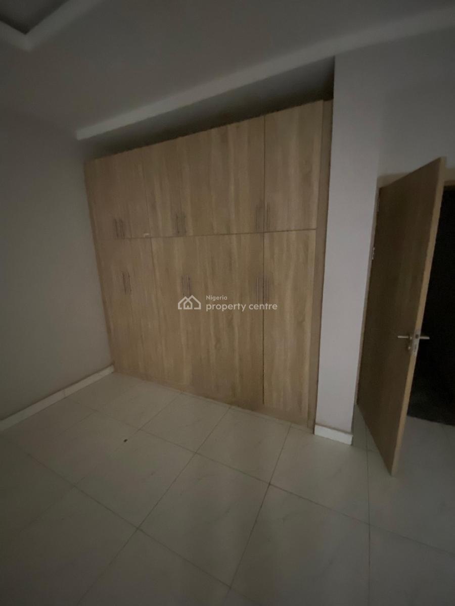 Standard 4 Bedroom Terrace in Guzape, Guzape District, Abuja, House for Sale