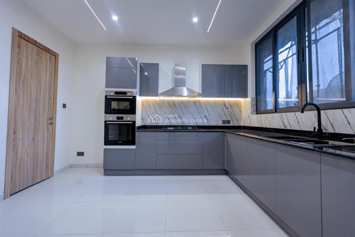 Fully Serviced 4 Bedroom Maisonette with Bq at Ikoyi, 5 Minutes Drive to Ikoyi Club, Ikoyi, Lagos, Flat / Apartment for Sale